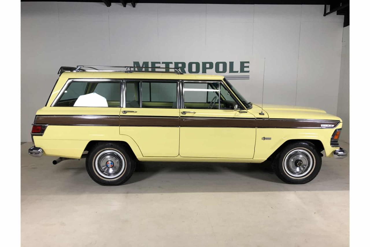 1973 Jeep Wagoneer Station