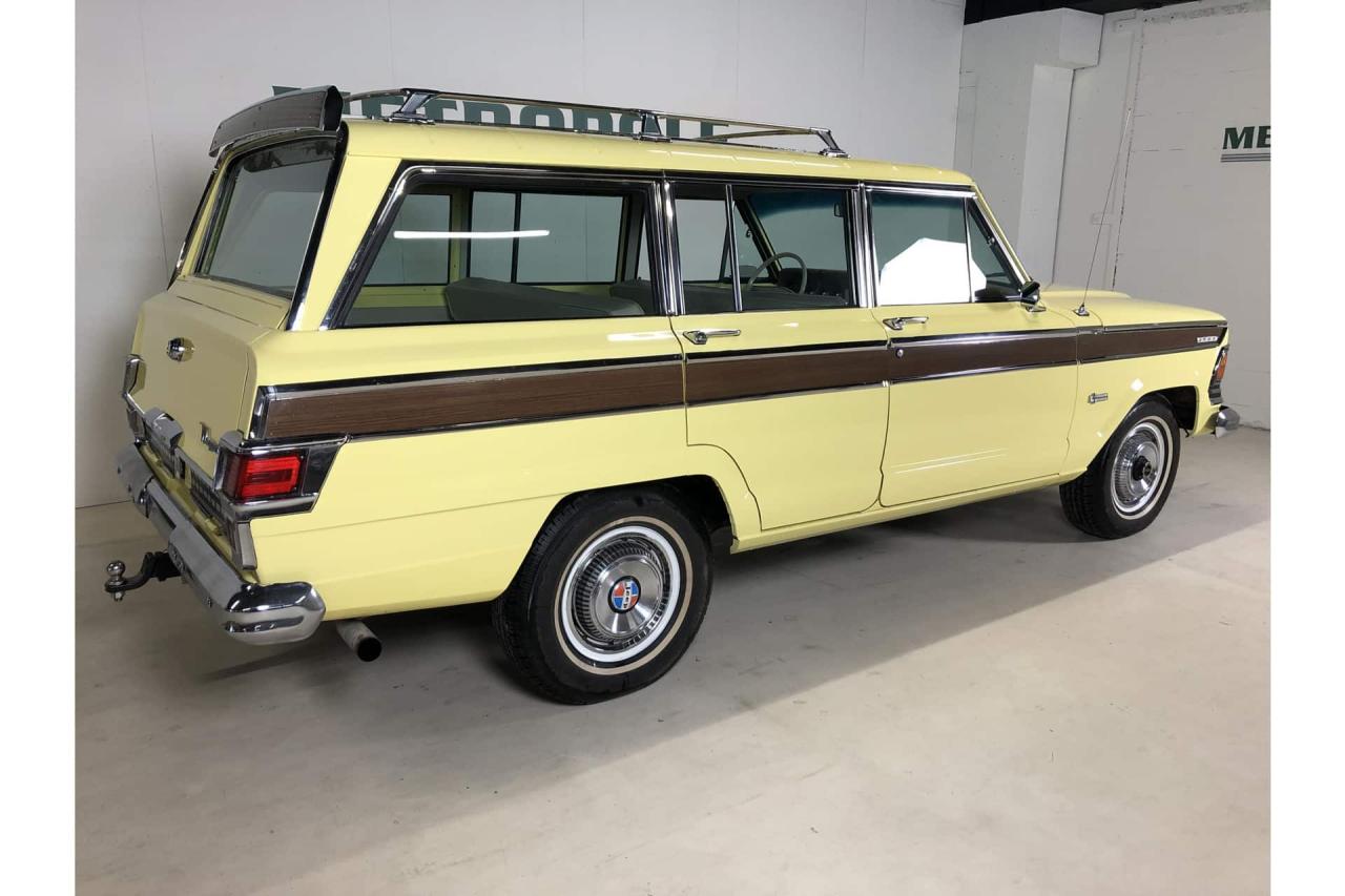 1973 Jeep Wagoneer Station