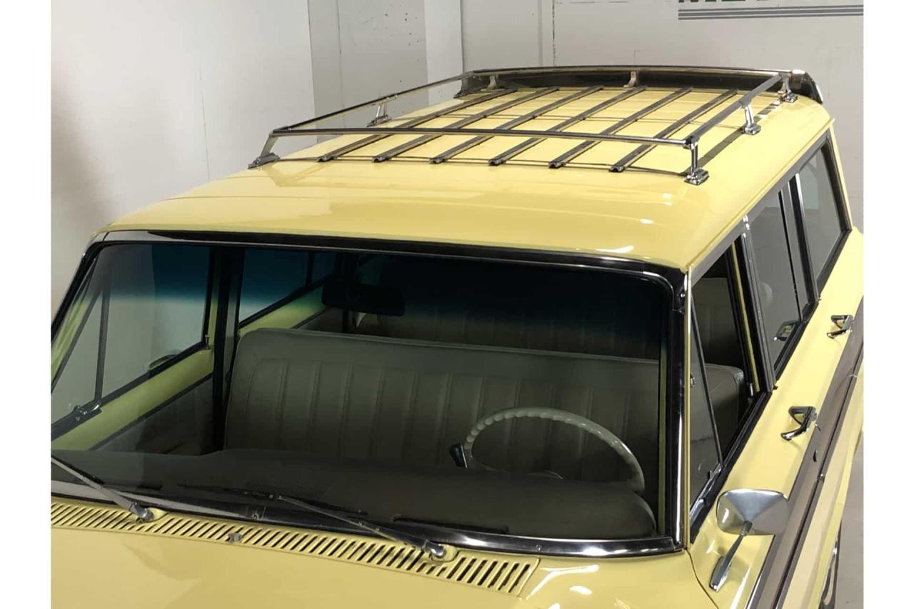 1973 Jeep Wagoneer Station