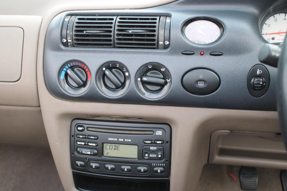 1996 Ford ESCORT SI CABRIO