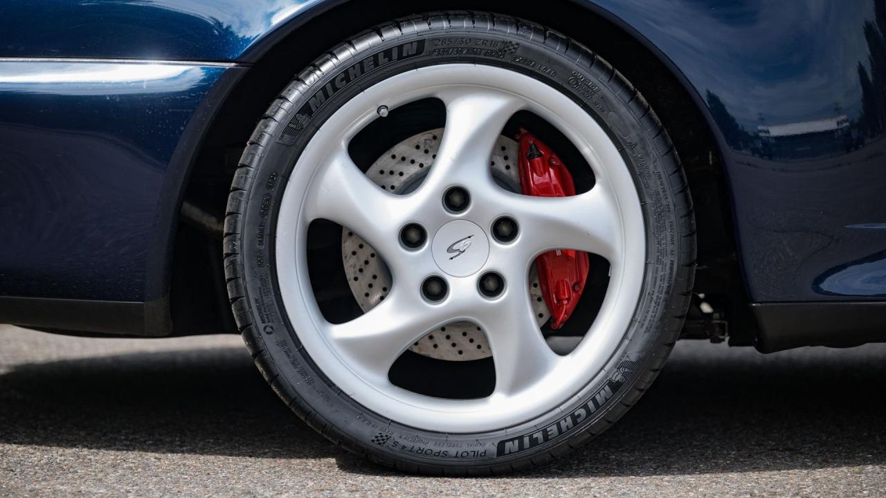 1998 Porsche 911 Carrera 4S