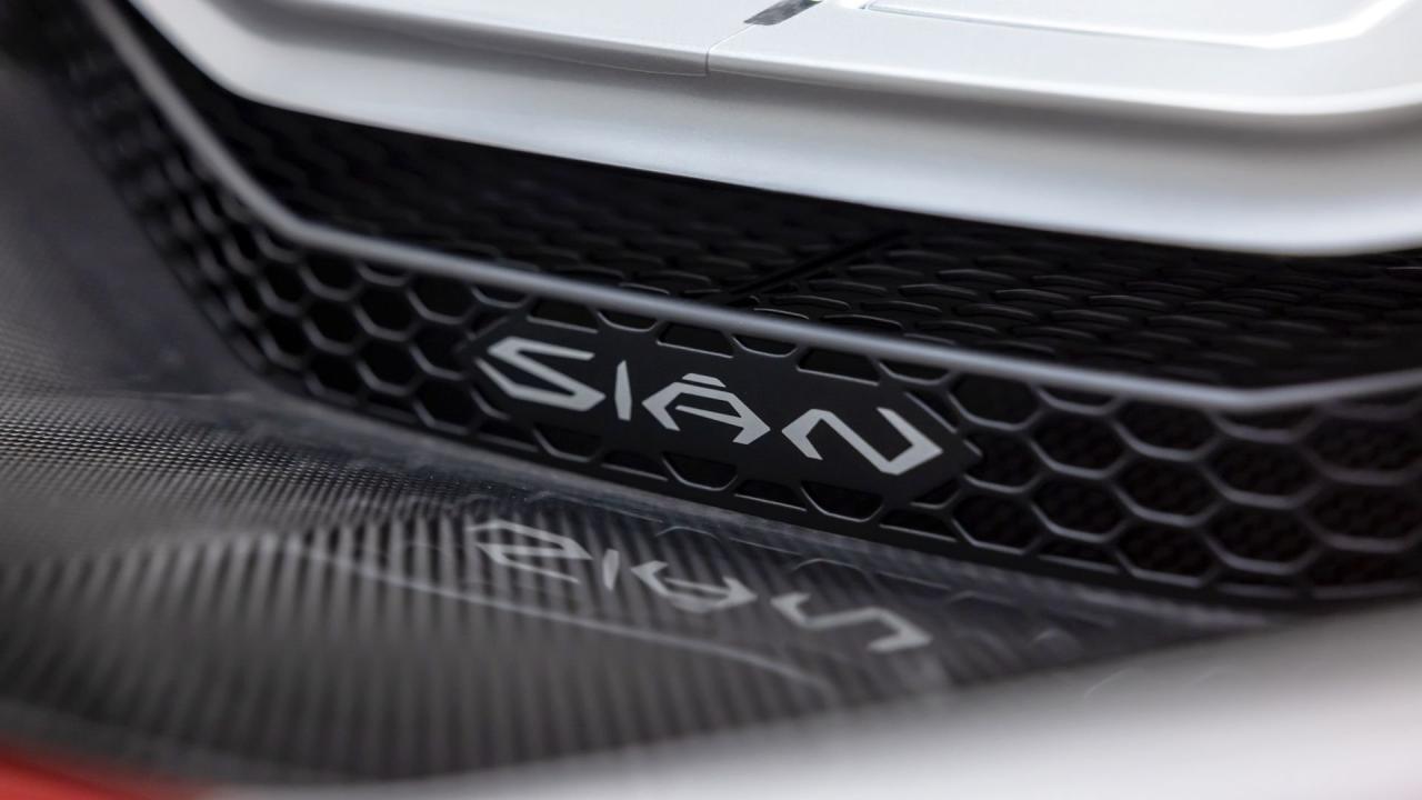 2020 Lamborghini Si&aacute;n FKP 37