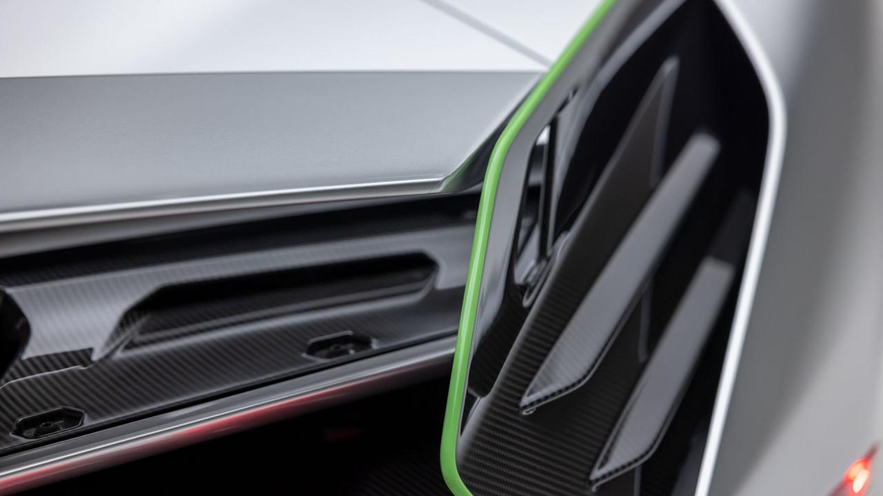 2020 Lamborghini Si&aacute;n FKP 37