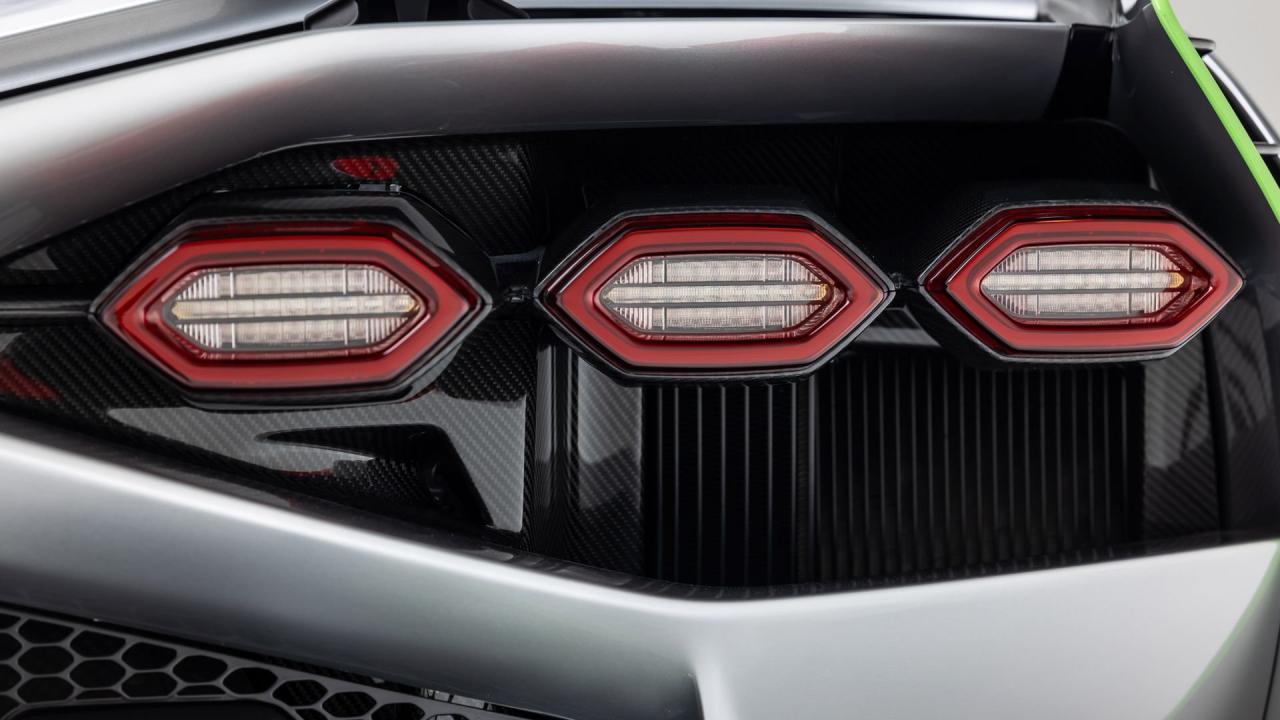 2020 Lamborghini Si&aacute;n FKP 37