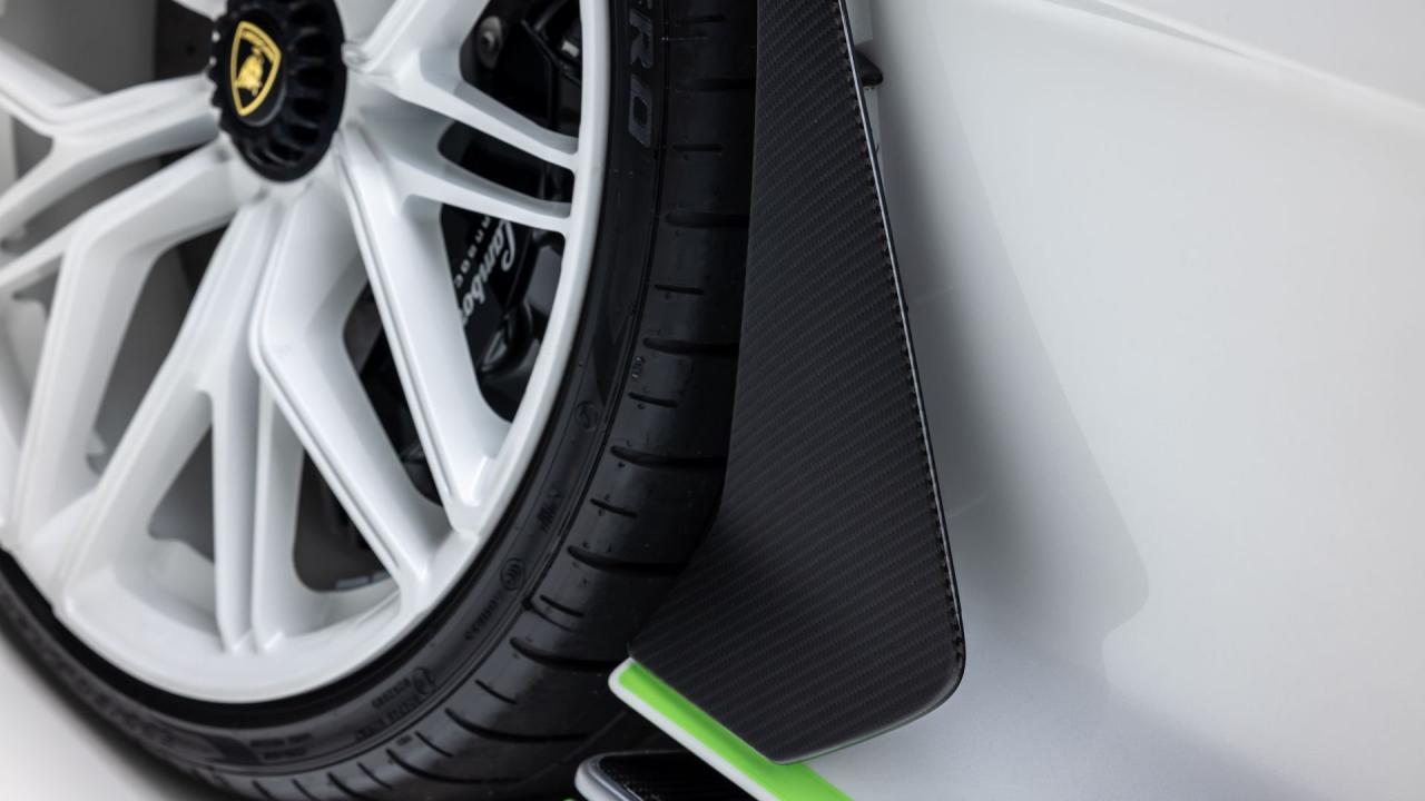 2020 Lamborghini Si&aacute;n FKP 37