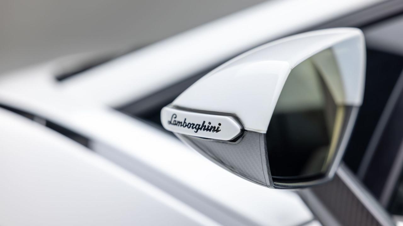 2020 Lamborghini Si&aacute;n FKP 37