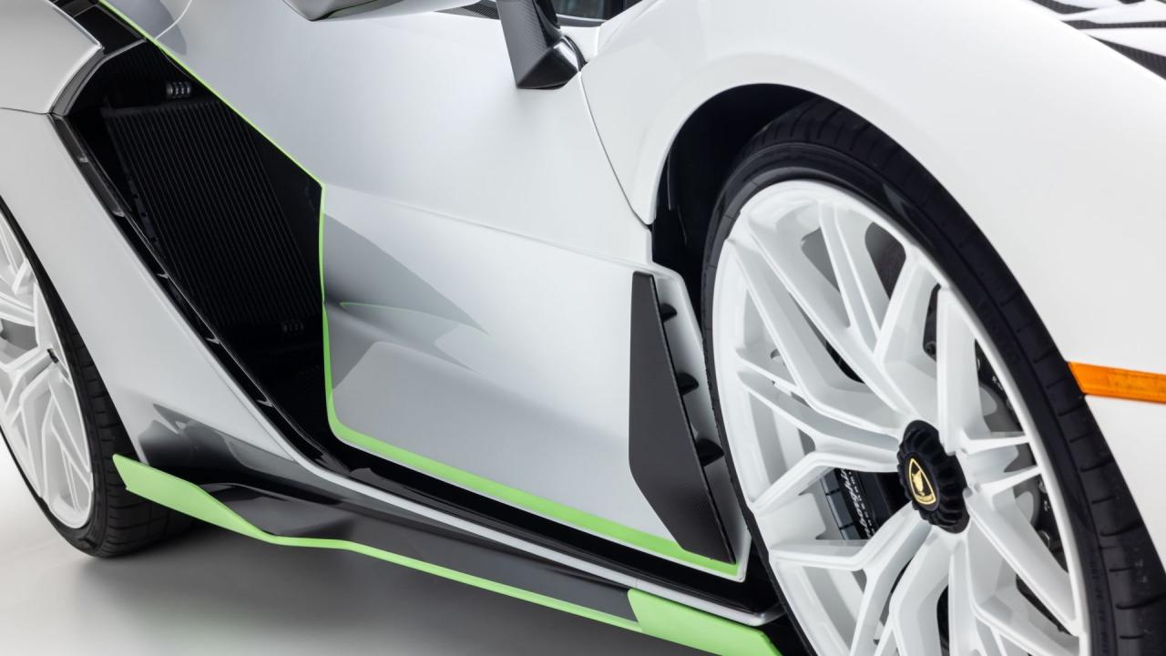 2020 Lamborghini Si&aacute;n FKP 37