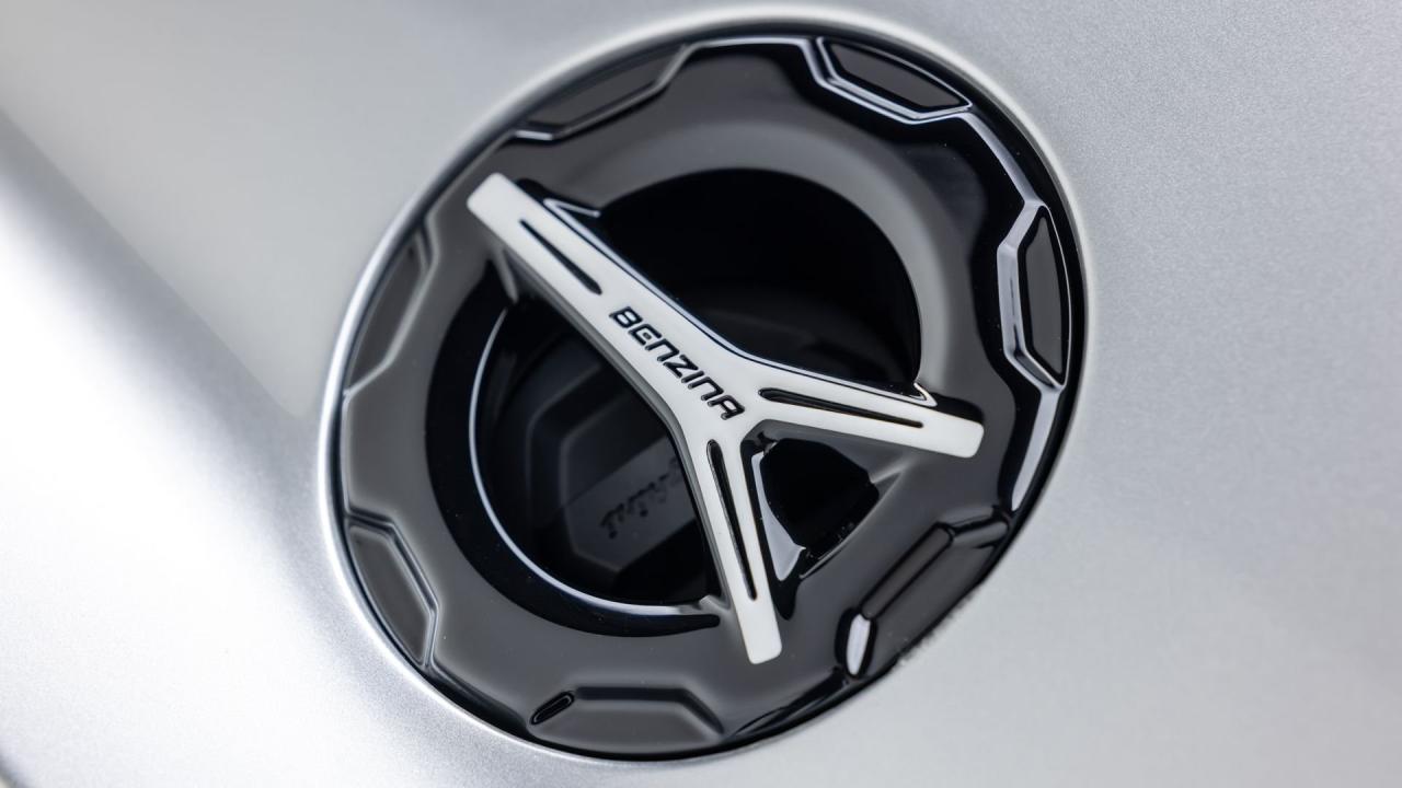 2020 Lamborghini Si&aacute;n FKP 37