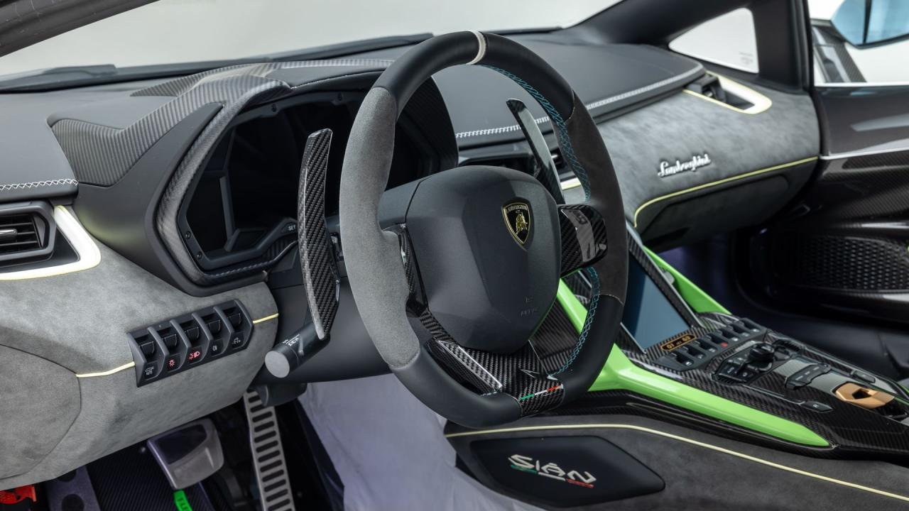 2020 Lamborghini Si&aacute;n FKP 37