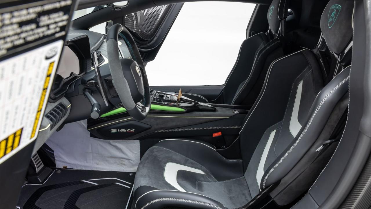2020 Lamborghini Si&aacute;n FKP 37