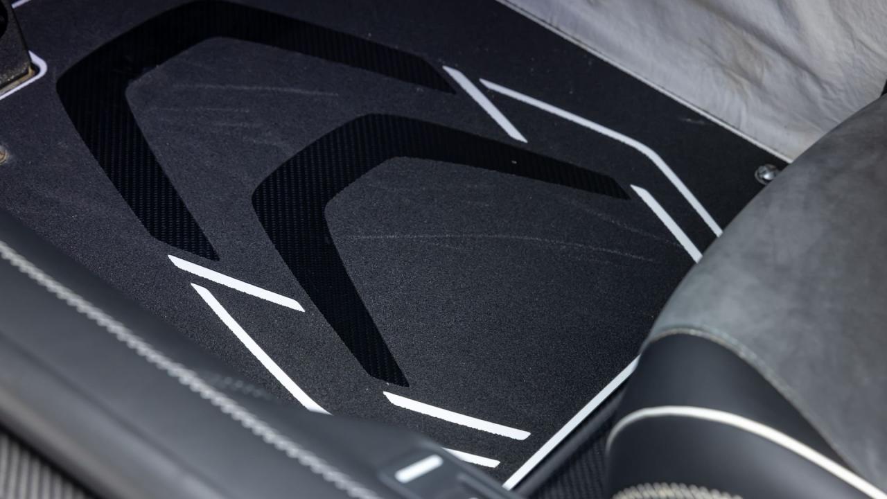 2020 Lamborghini Si&aacute;n FKP 37