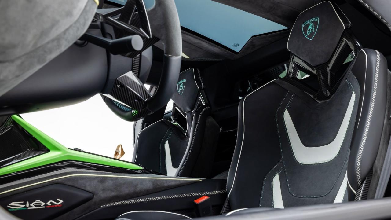 2020 Lamborghini Si&aacute;n FKP 37