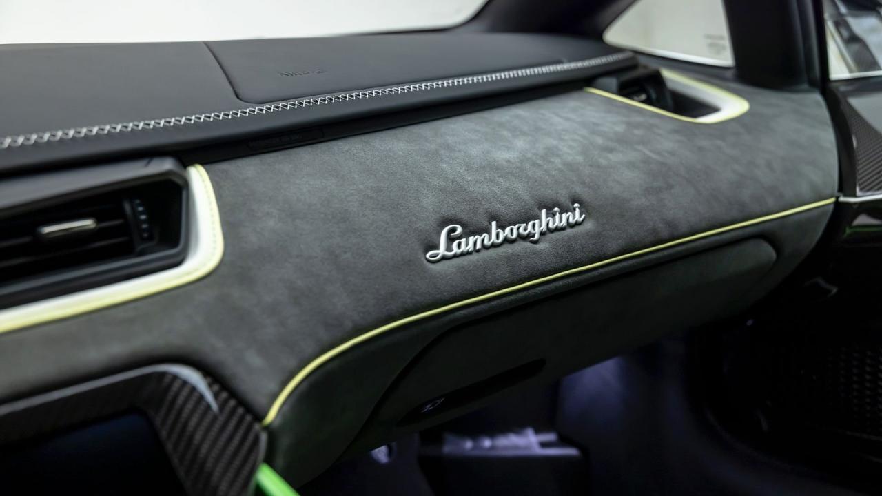 2020 Lamborghini Si&aacute;n FKP 37