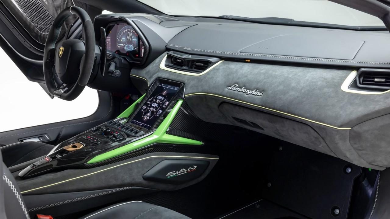 2020 Lamborghini Si&aacute;n FKP 37