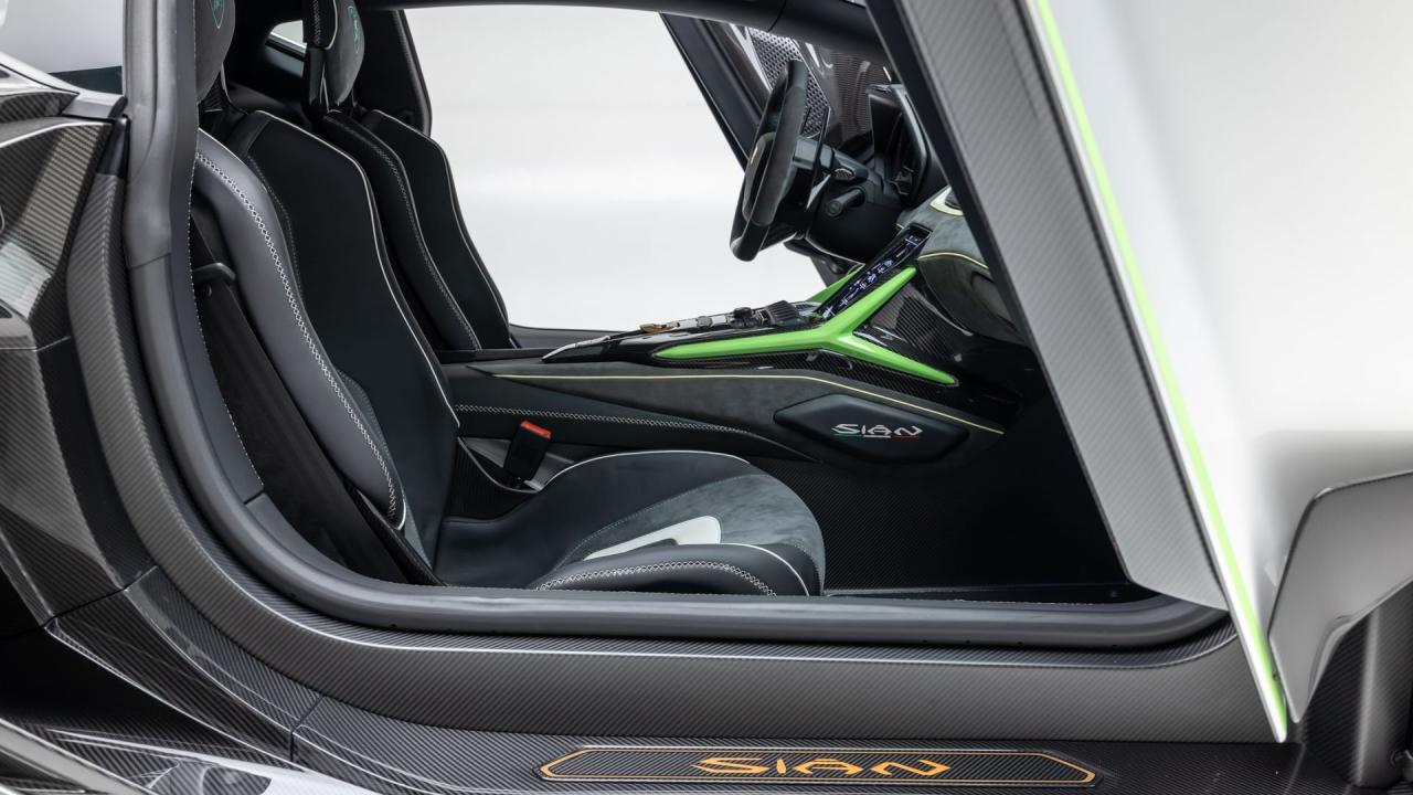 2020 Lamborghini Si&aacute;n FKP 37