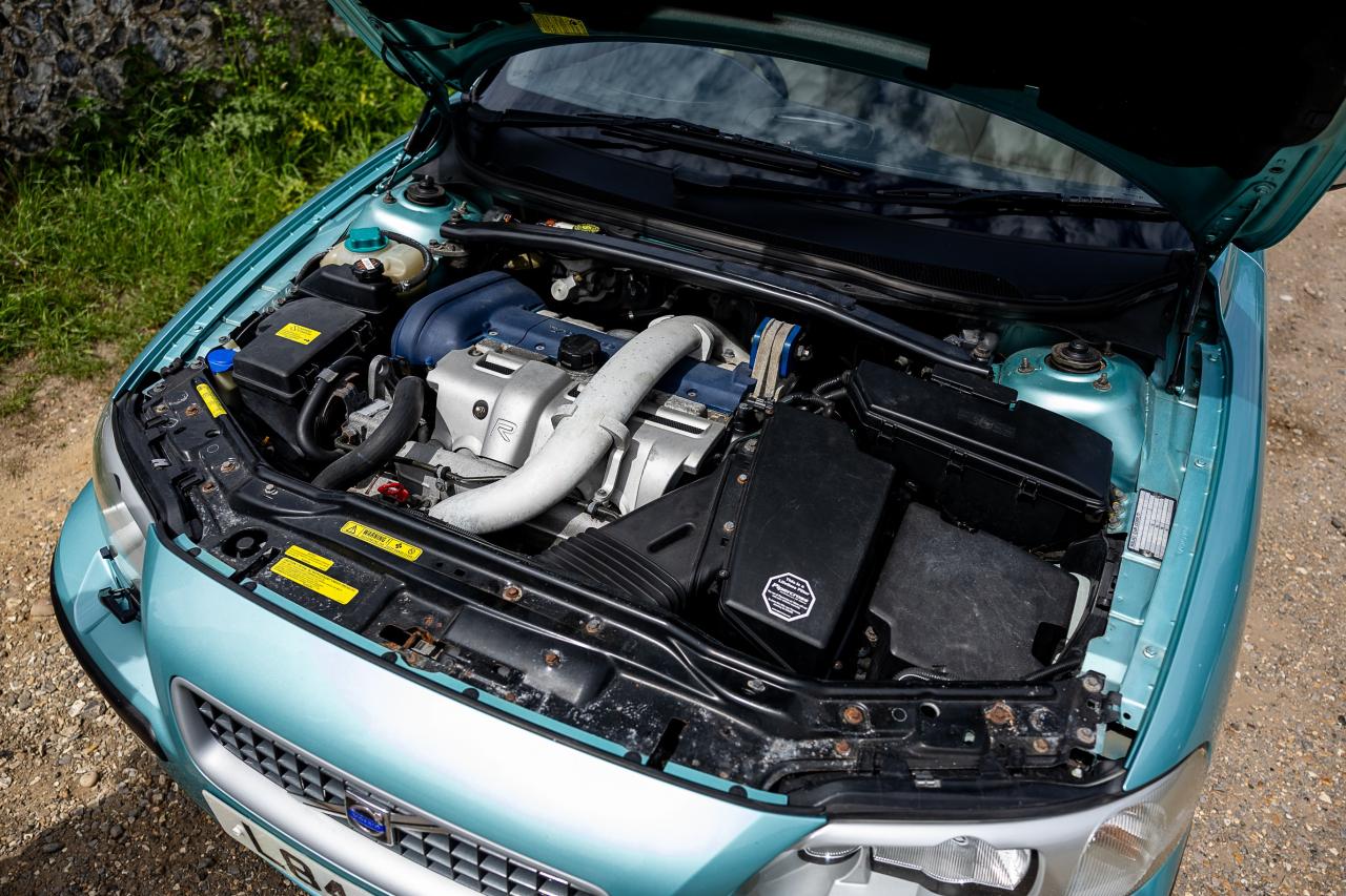 2003 Volvo V70R
