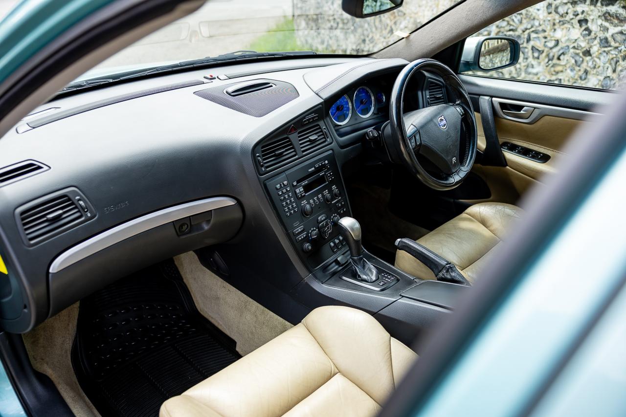 2003 Volvo V70R