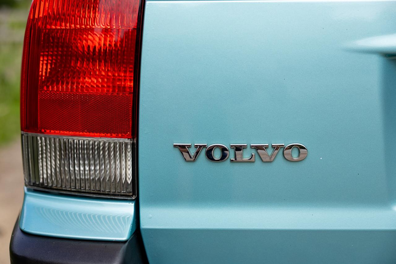 2003 Volvo V70R