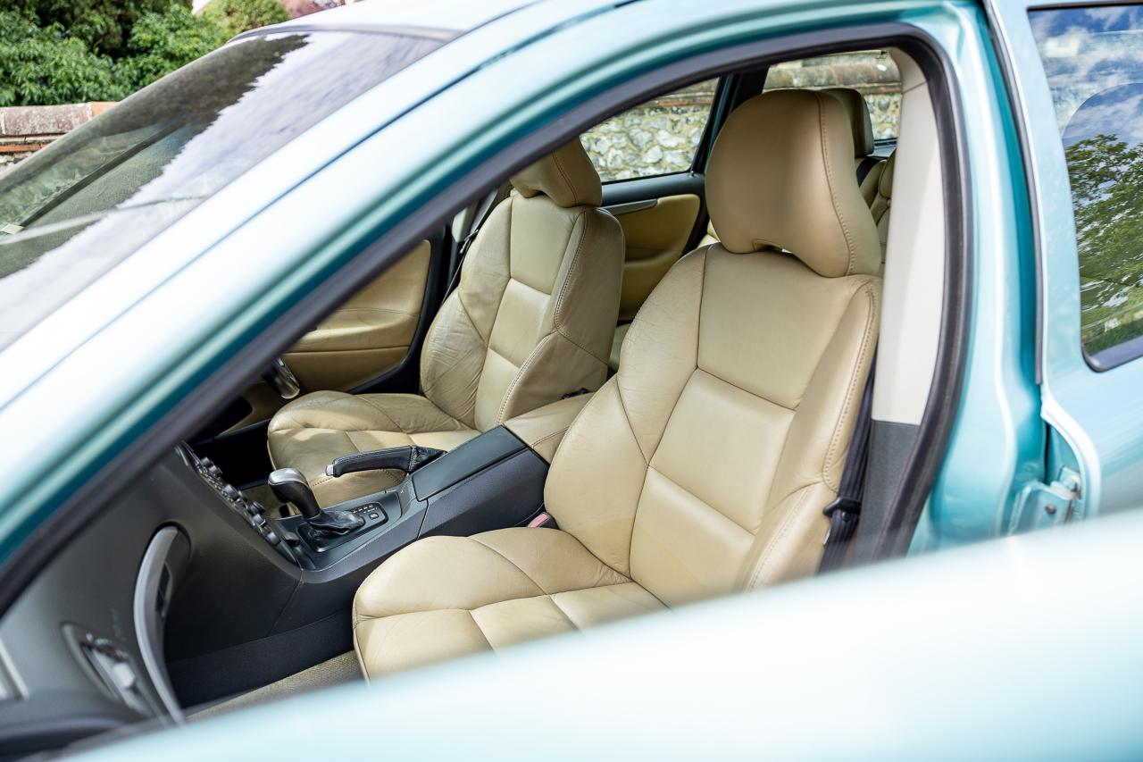 2003 Volvo V70R