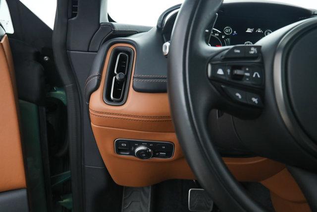 2023 Aston Martin DBX