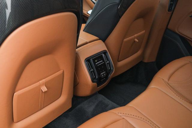 2023 Aston Martin DBX