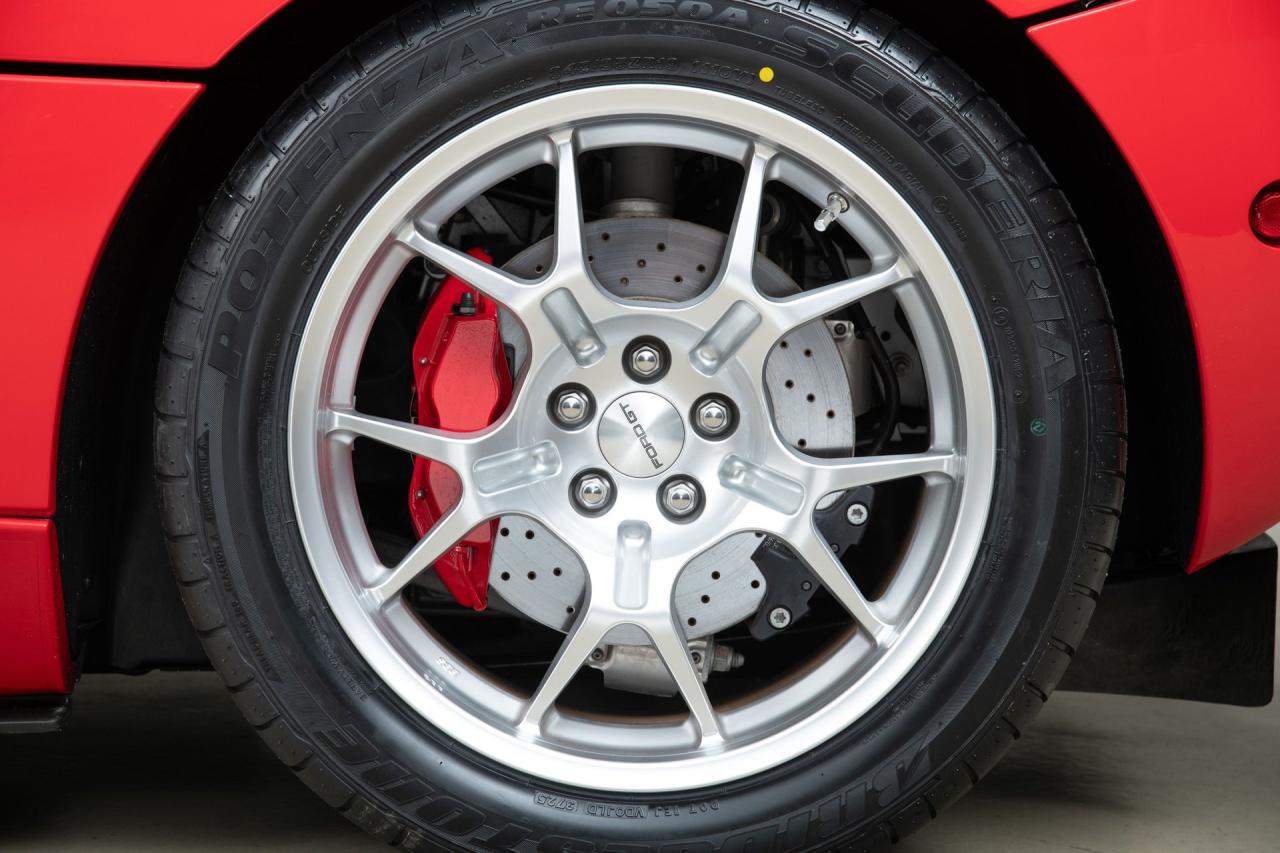2005 Ford GT