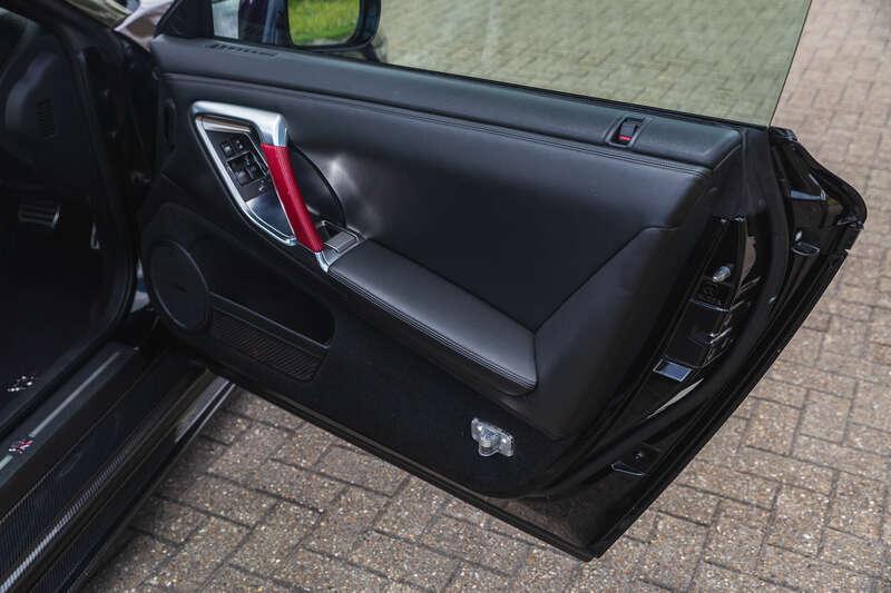 2009 Nissan R35 GTR BLACK EDITION