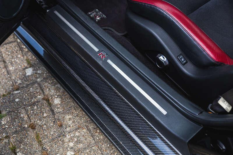 2009 Nissan R35 GTR BLACK EDITION