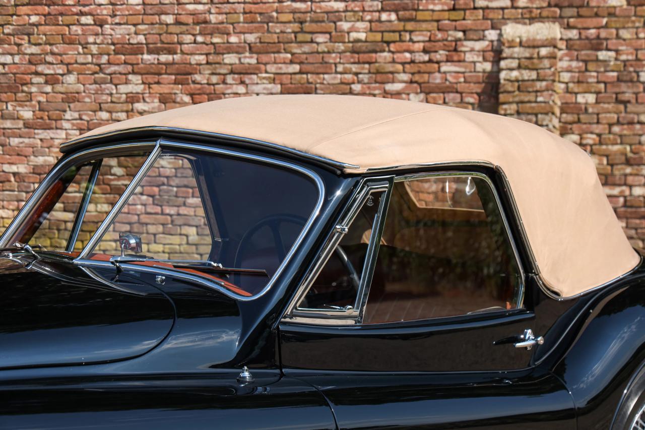 1953 Jaguar XK120 DHC &ldquo;Black and cognac&rdquo;