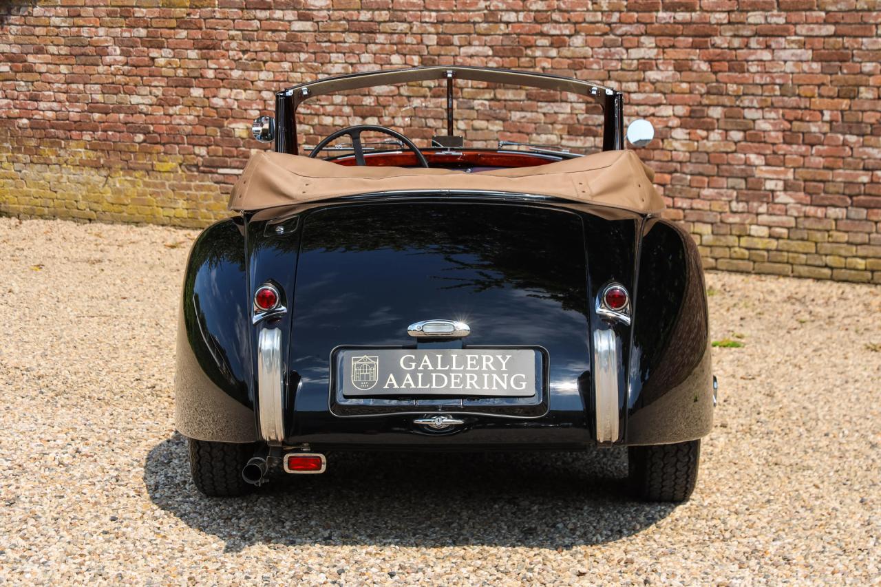 1953 Jaguar XK120 DHC &ldquo;Black and cognac&rdquo;