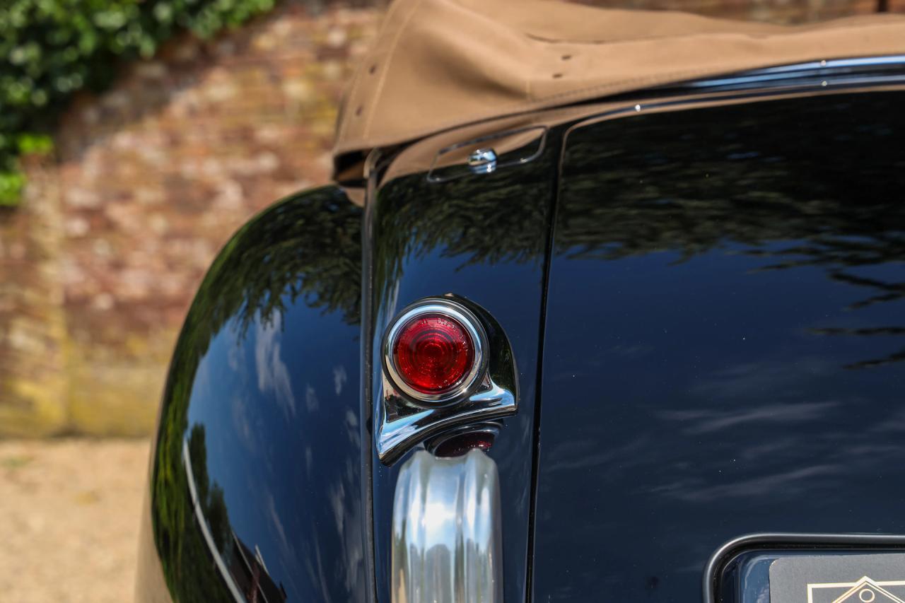1953 Jaguar XK120 DHC &ldquo;Black and cognac&rdquo;