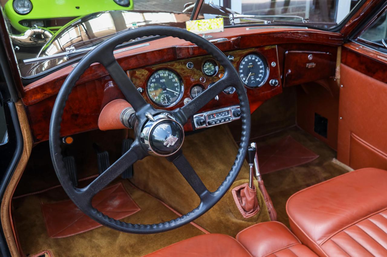 1953 Jaguar XK120 DHC &ldquo;Black and cognac&rdquo;