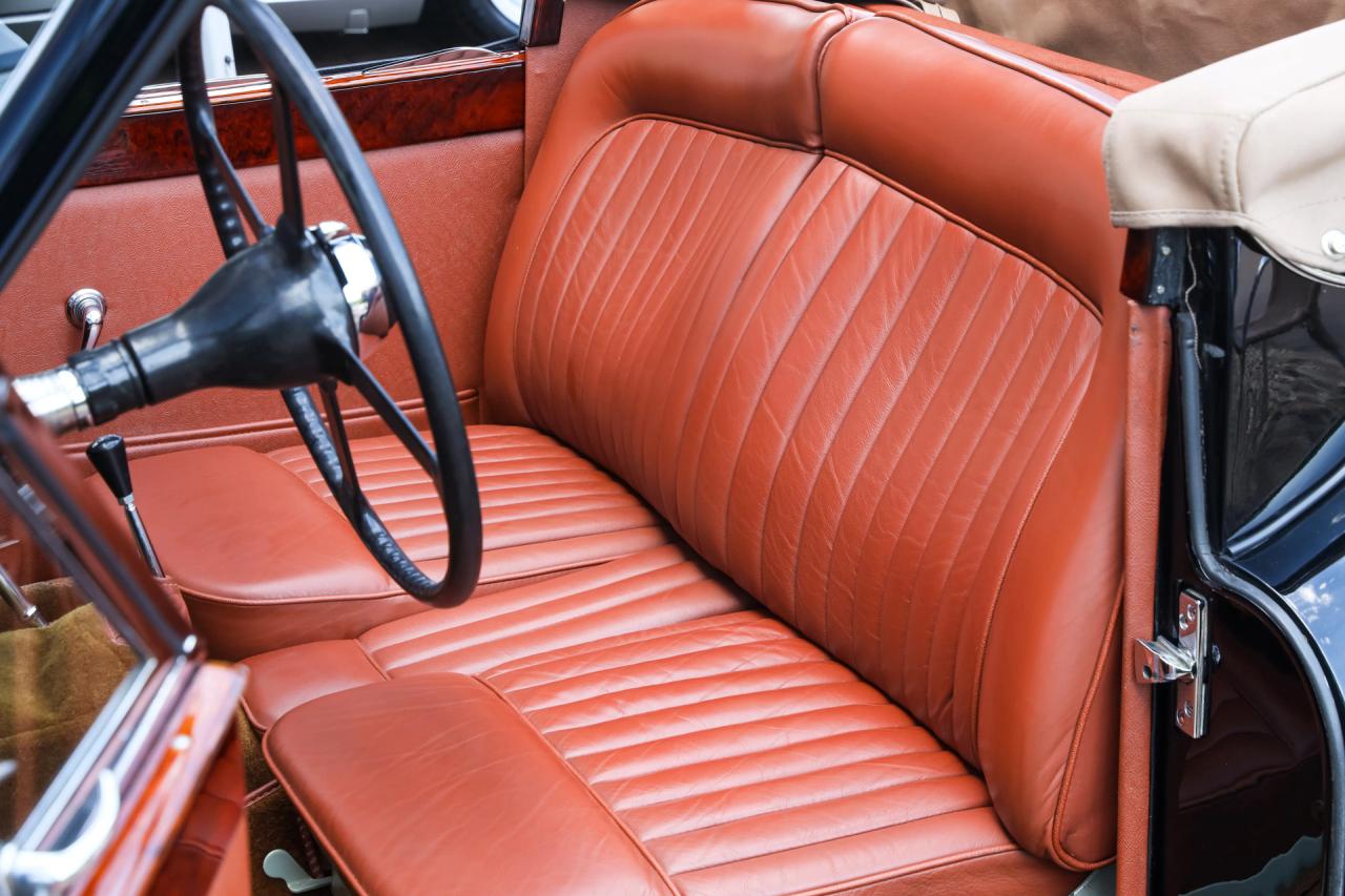 1953 Jaguar XK120 DHC &ldquo;Black and cognac&rdquo;