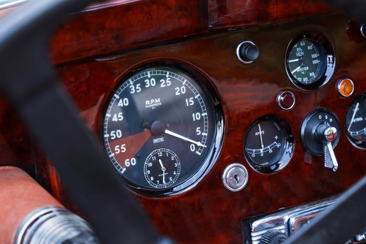 1953 Jaguar XK120 DHC &ldquo;Black and cognac&rdquo;