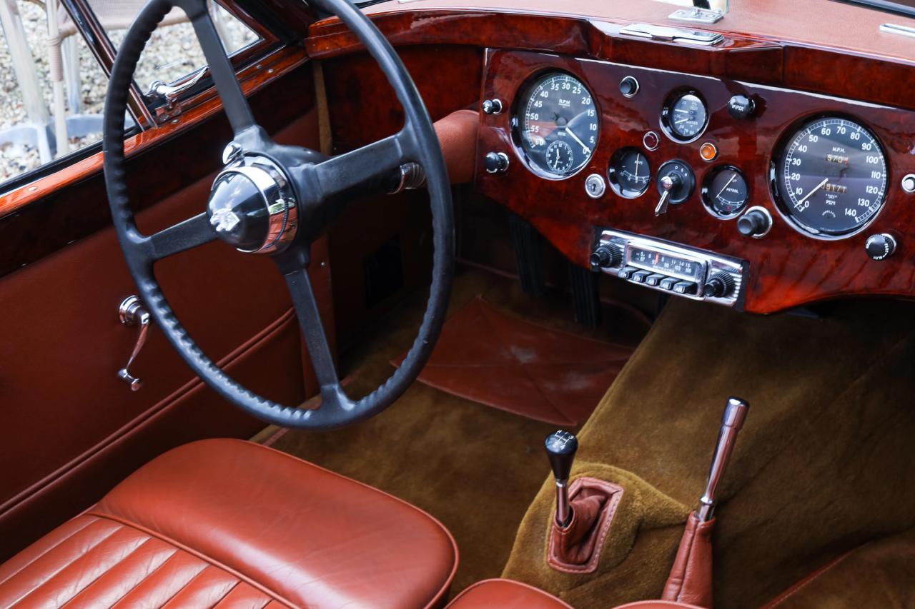 1953 Jaguar XK120 DHC &ldquo;Black and cognac&rdquo;
