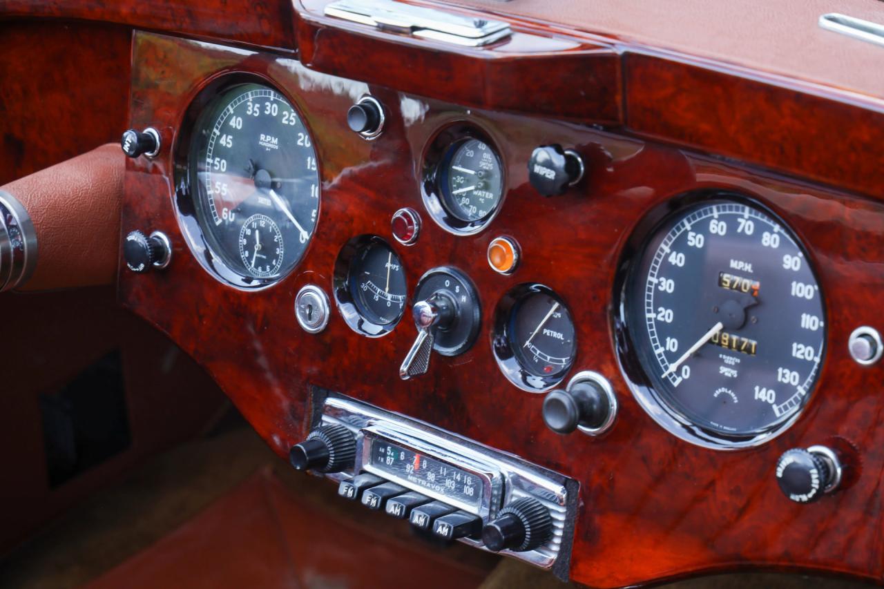 1953 Jaguar XK120 DHC &ldquo;Black and cognac&rdquo;