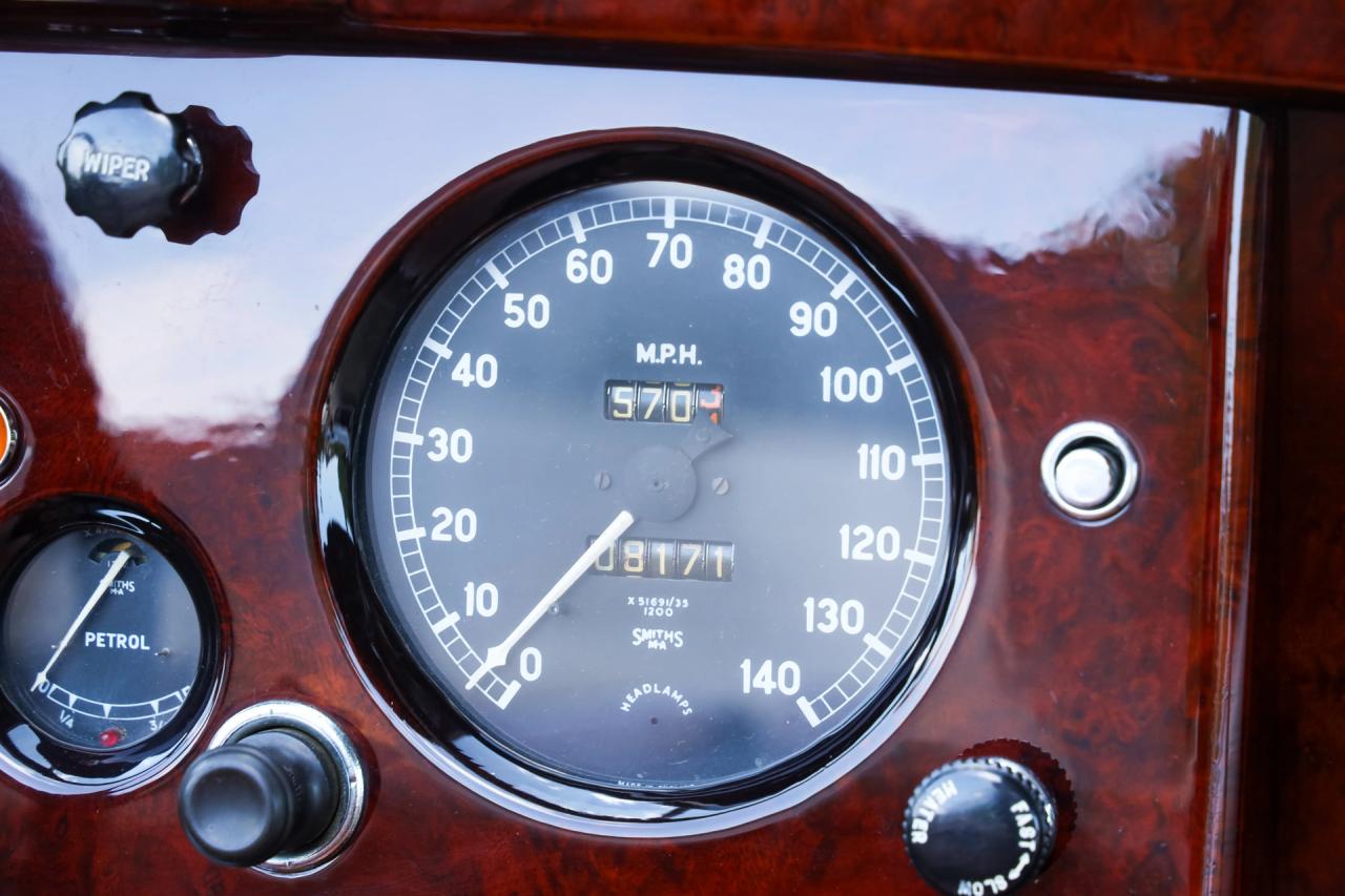 1953 Jaguar XK120 DHC &ldquo;Black and cognac&rdquo;