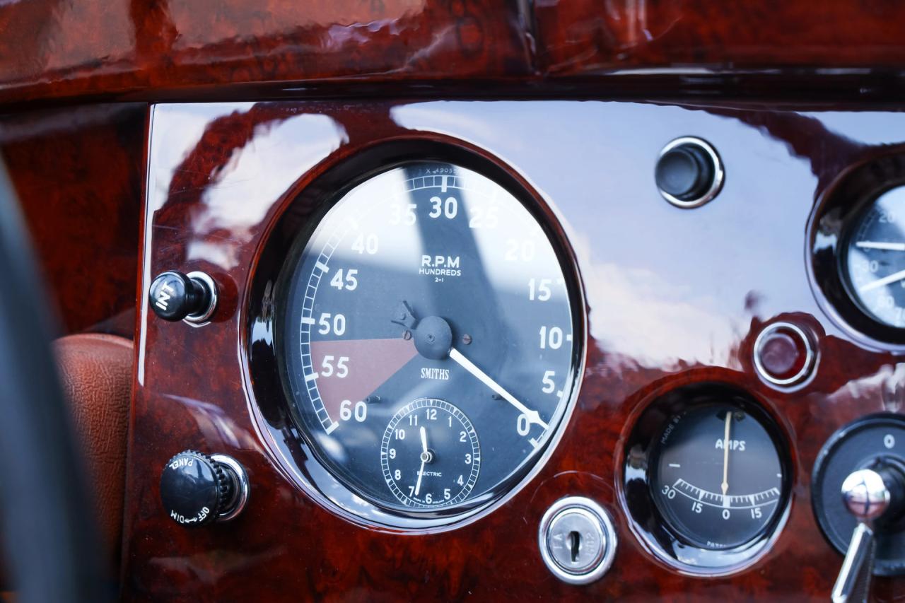 1953 Jaguar XK120 DHC &ldquo;Black and cognac&rdquo;