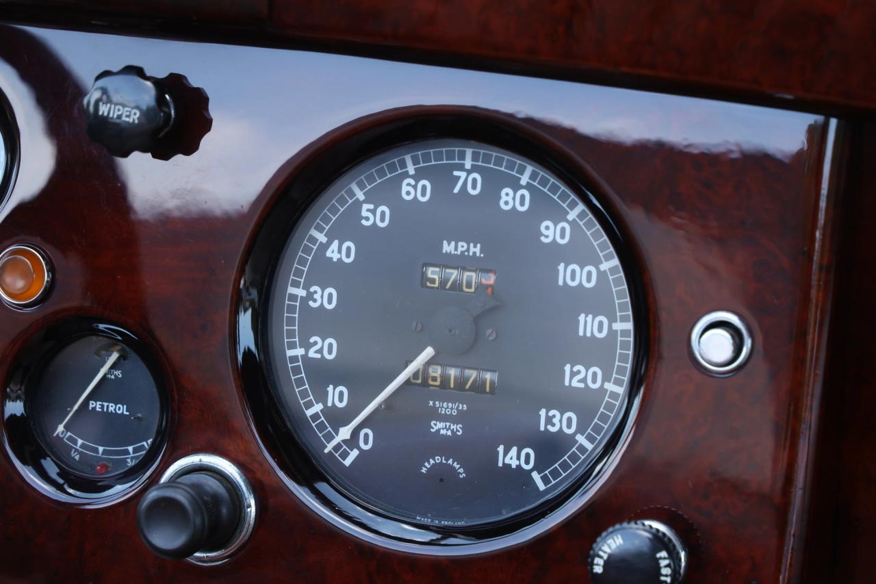 1953 Jaguar XK120 DHC &ldquo;Black and cognac&rdquo;