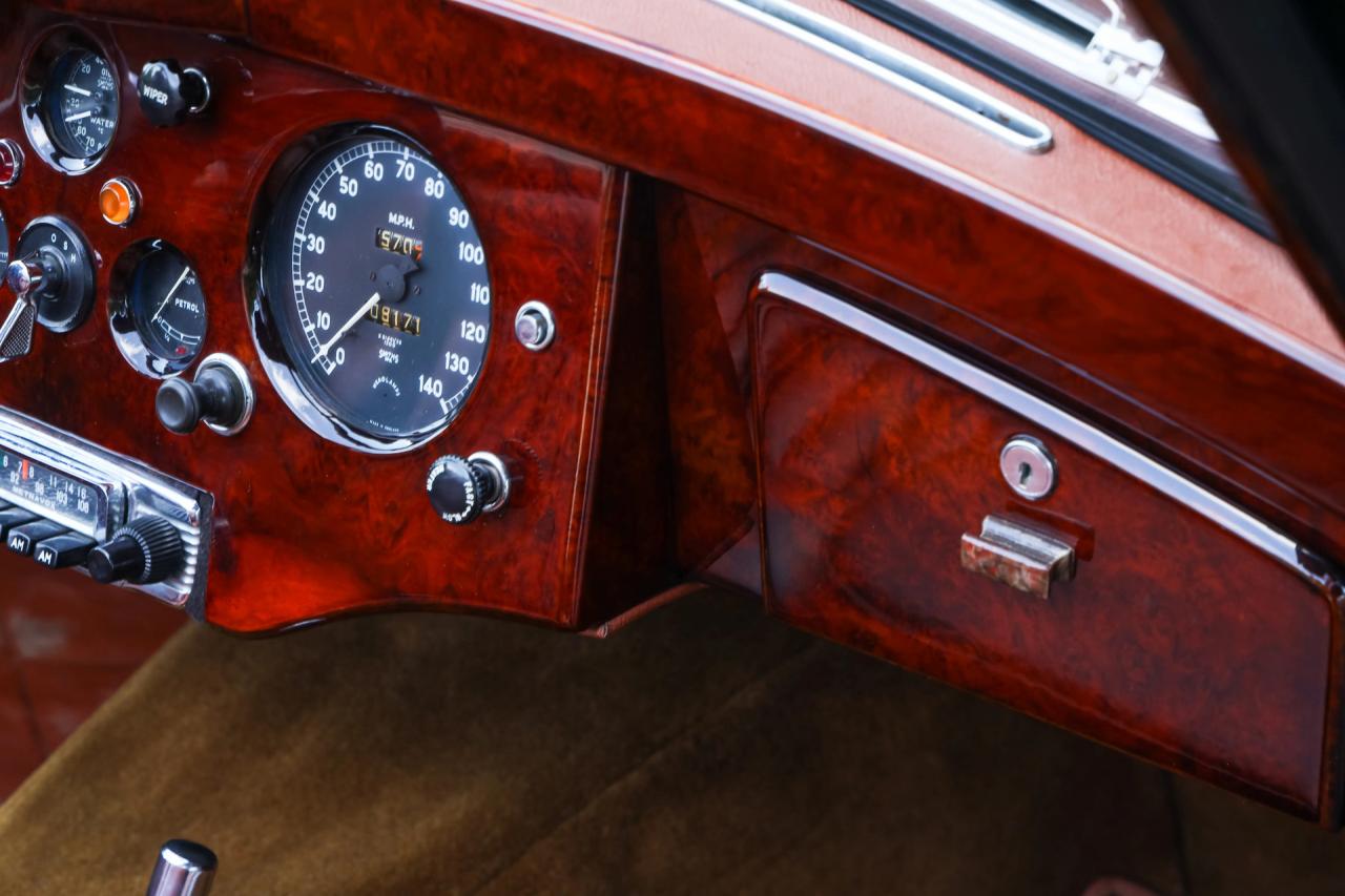 1953 Jaguar XK120 DHC &ldquo;Black and cognac&rdquo;