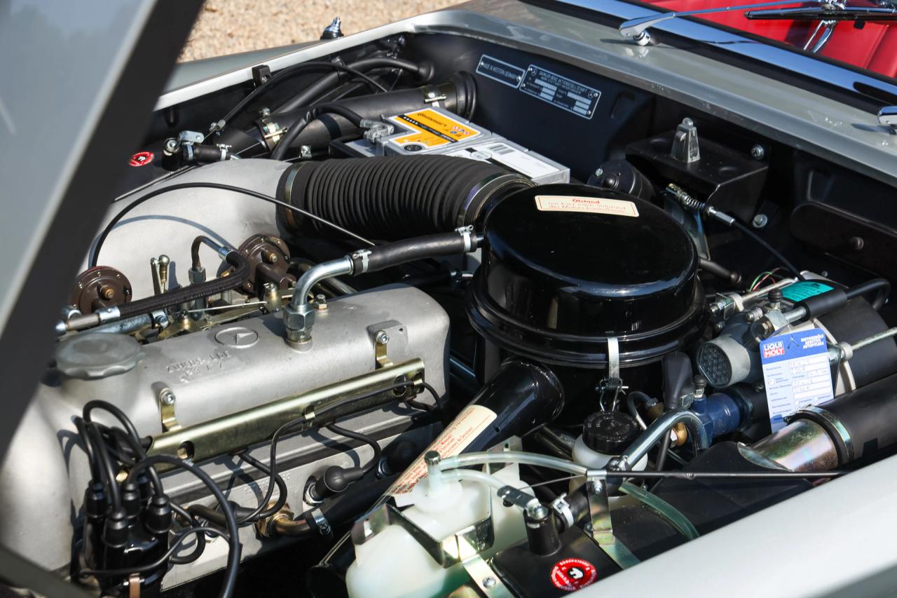1960 Mercedes - Benz Mercedes Benz 190 SL &ldquo;Comprehensive bare metal restoration in 2018&rdquo;