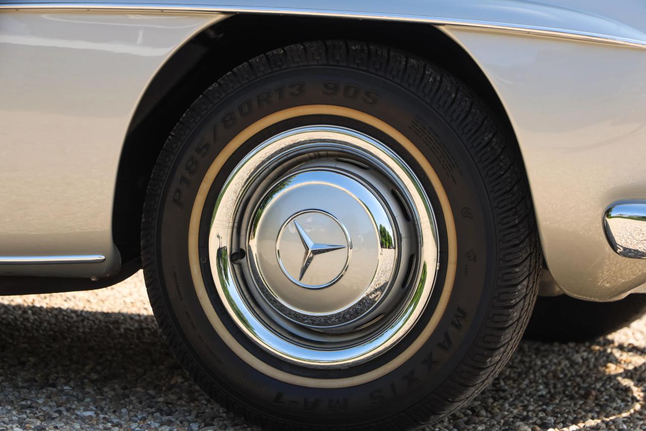 1960 Mercedes - Benz Mercedes Benz 190 SL &ldquo;Comprehensive bare metal restoration in 2018&rdquo;