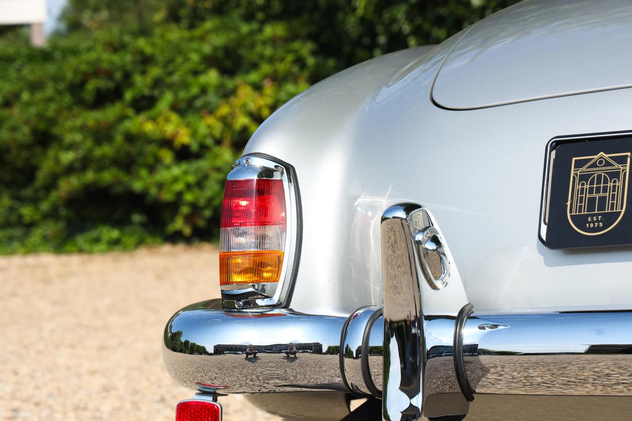 1960 Mercedes - Benz Mercedes Benz 190 SL &ldquo;Comprehensive bare metal restoration in 2018&rdquo;