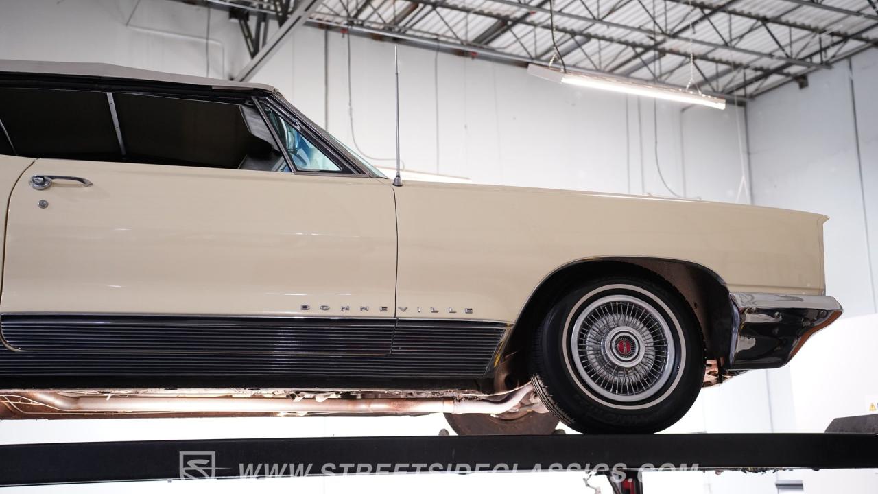 1966 Pontiac Bonneville Convertible