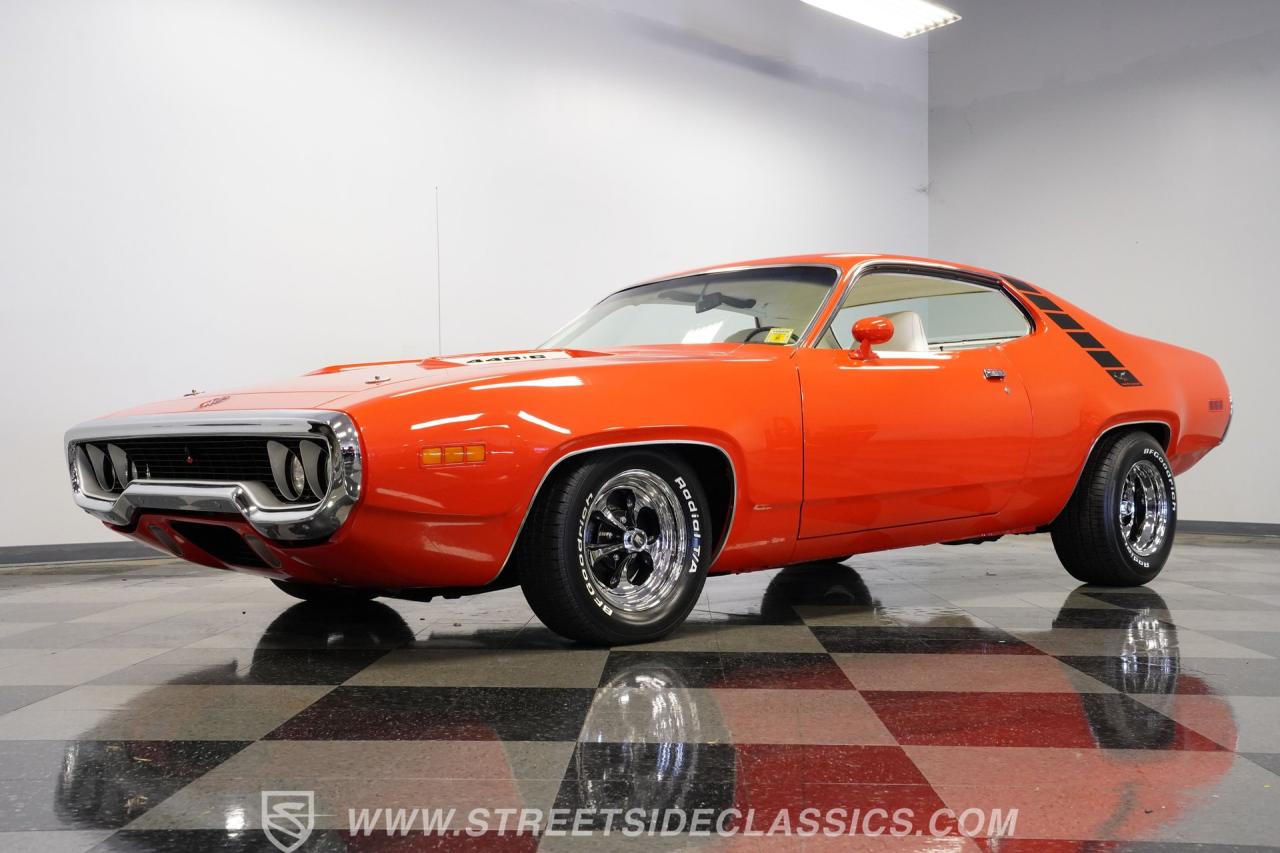 1971 Plymouth Road Runner 440 Six Barrel