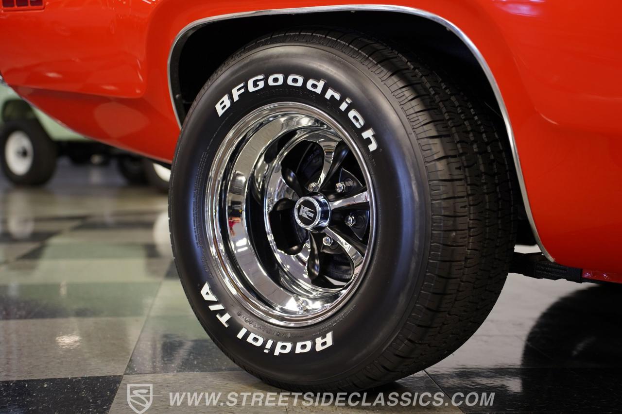 1971 Plymouth Road Runner 440 Six Barrel