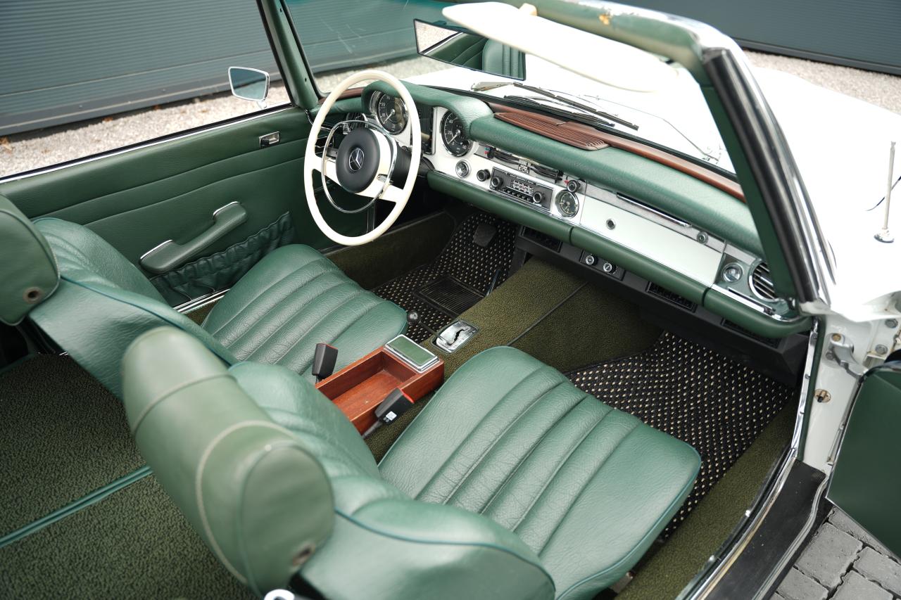 1968 Mercedes - Benz 280 SL