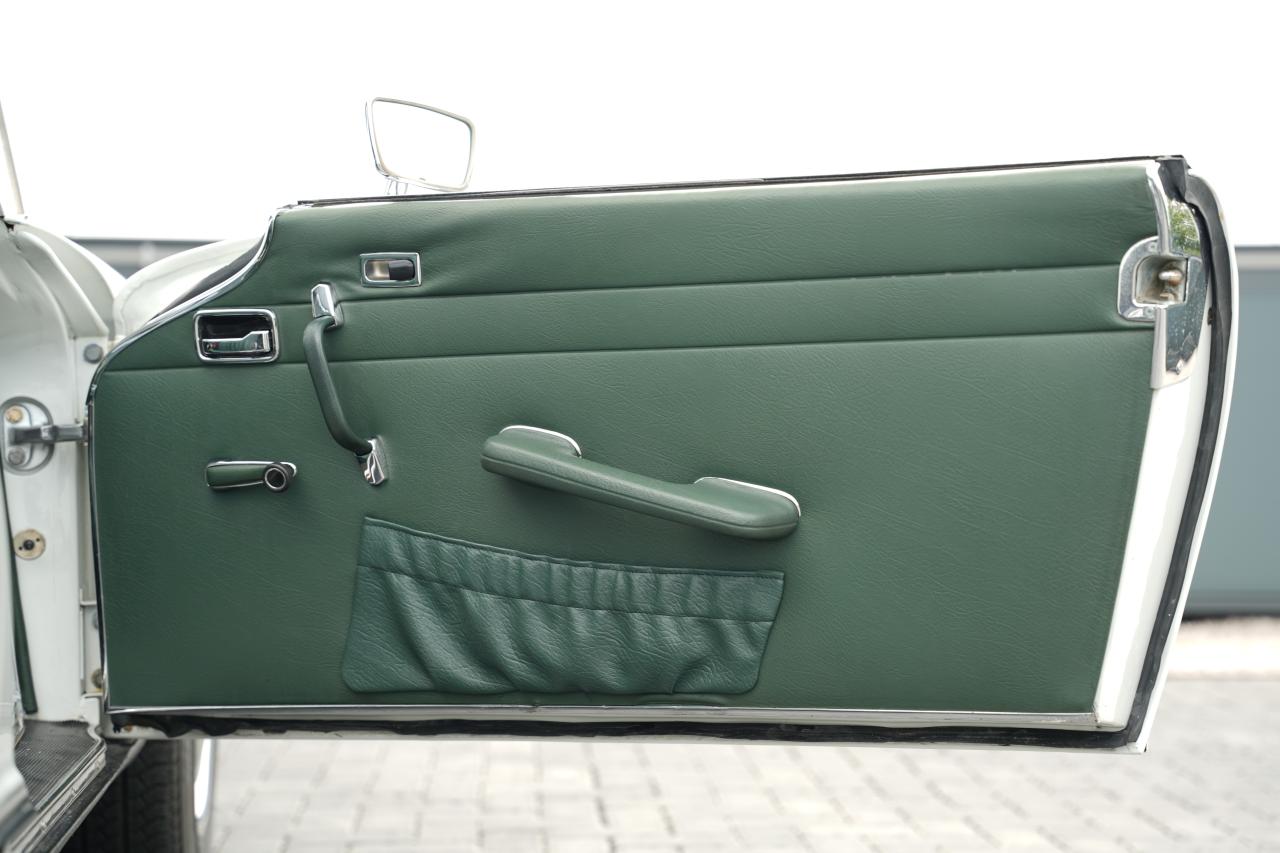 1968 Mercedes - Benz 280 SL