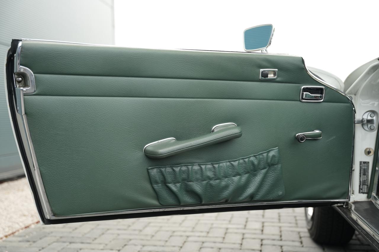 1968 Mercedes - Benz 280 SL