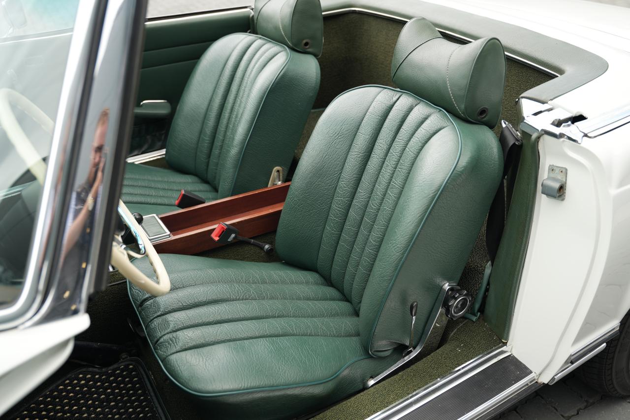 1968 Mercedes - Benz 280 SL